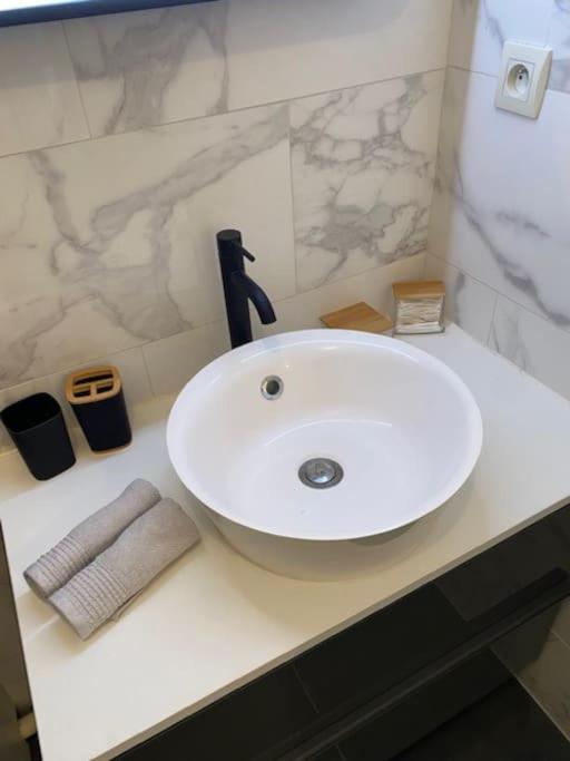 Apartmán Mulhouse Grand T2 -  La Fonderie -Parking Gratuit Exteriér fotografie